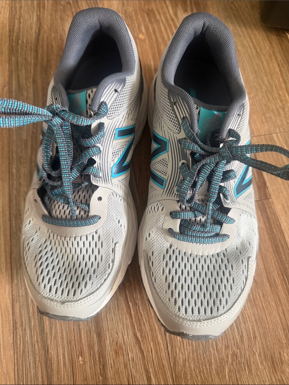 New Balance TechRide 680 v4 Light Gray Running Shoes with Teal Accents
